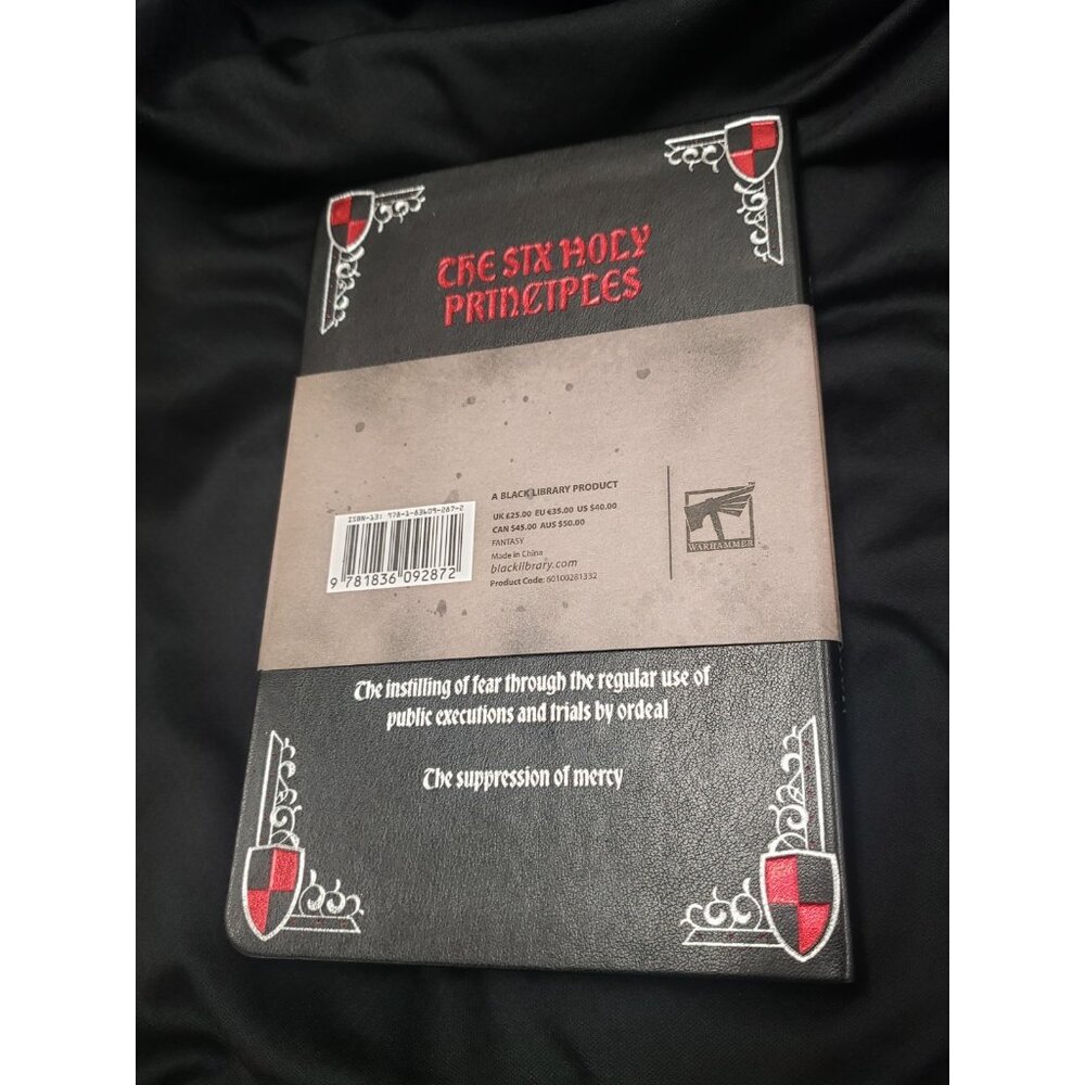 Warhammer Fantasy The Witch Hunter's Handbook - 2026 Black Library Edition - Picture 5 of 6